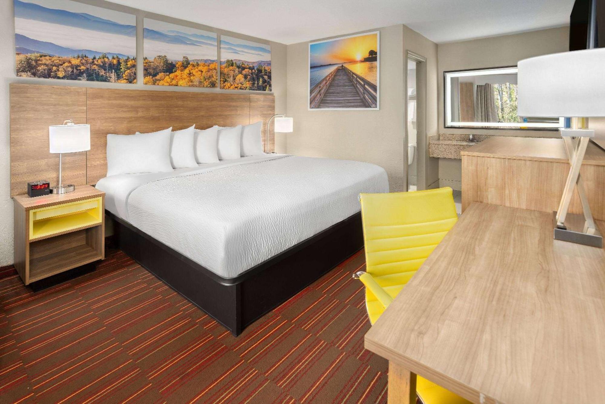 Days By Wyndham Hotel Forsyth